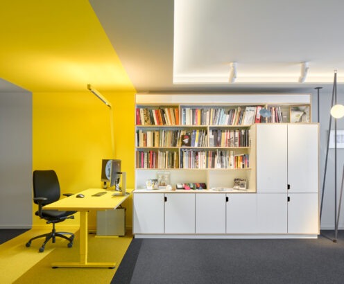 Einteilung mit Licht, Farbe und Geometrie